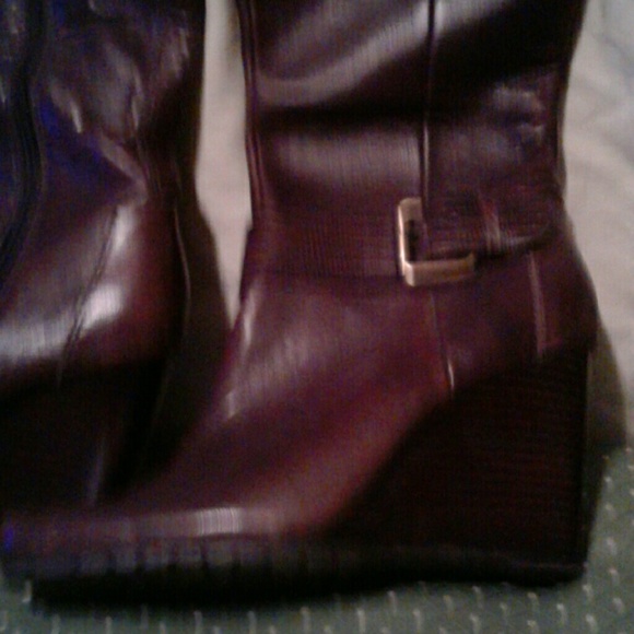 Boots - Picture 3 of 4